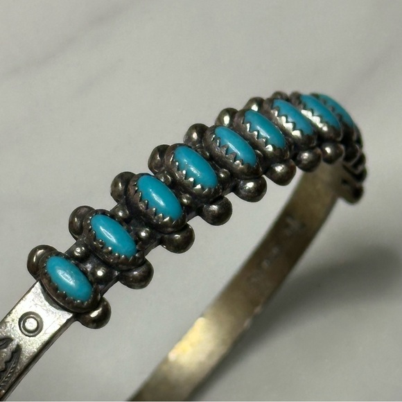 Native American Vintage Artisan Sterling+Turquoise Cuff Bracelet - Picture 8 of 12
